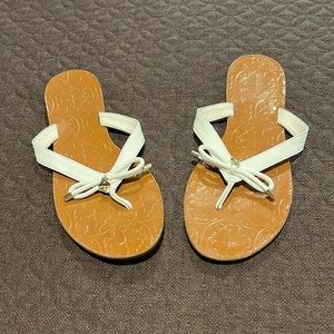 Tory  Burch  sandal. White , size 8.5. Barely worn !!